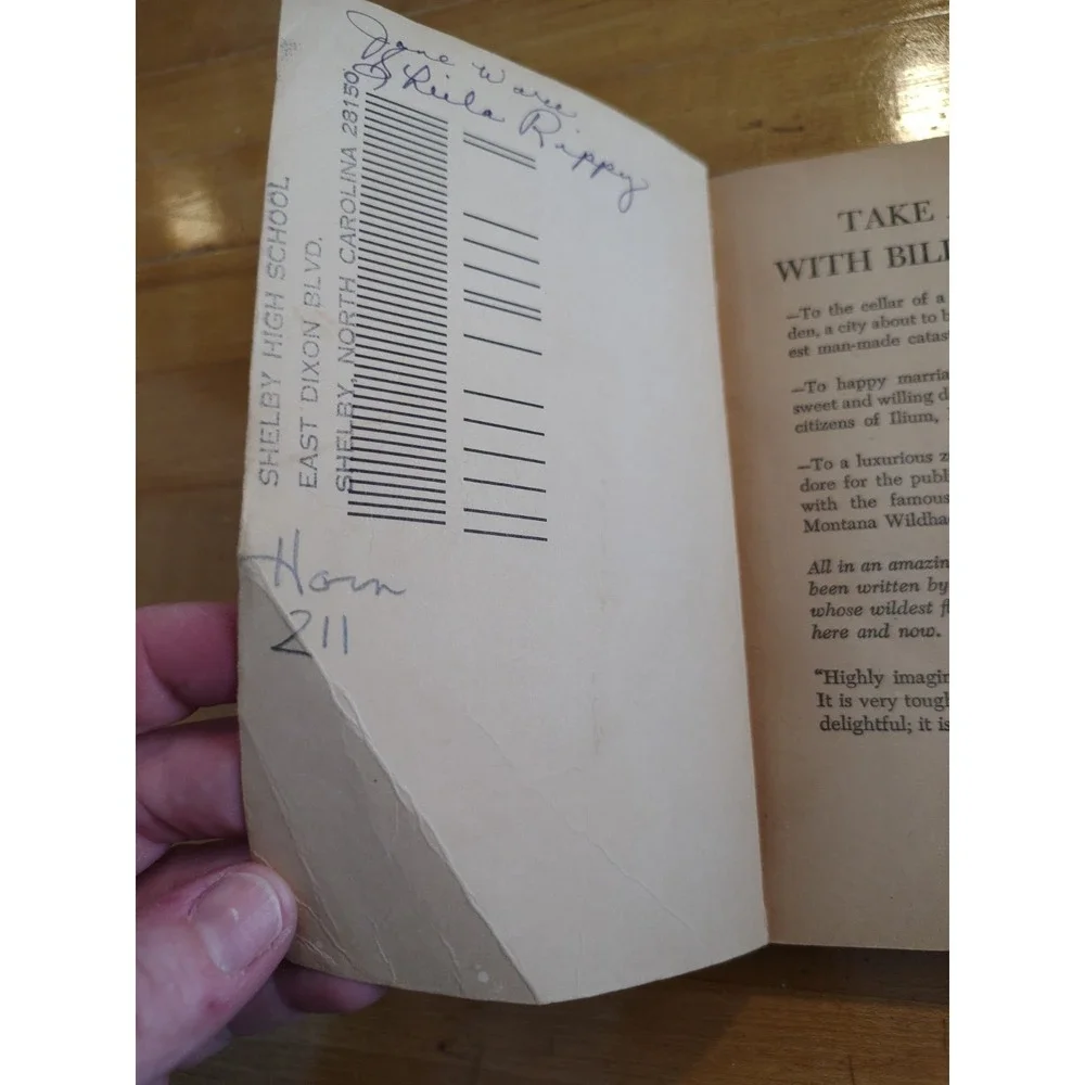 Slaughterhouse-Five - Kurt Vonnegut -‎ Dell Paperback Book 1974 Print Sci Fi